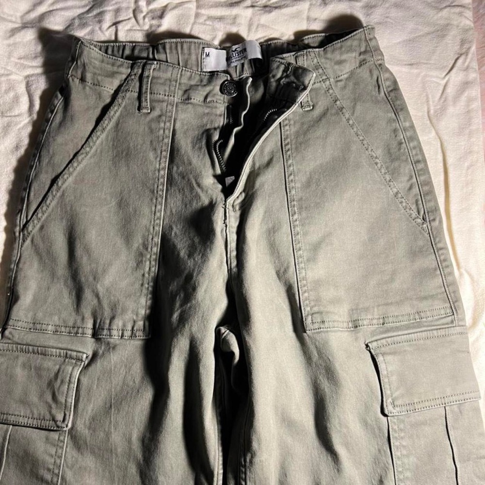 Hollister Cargos